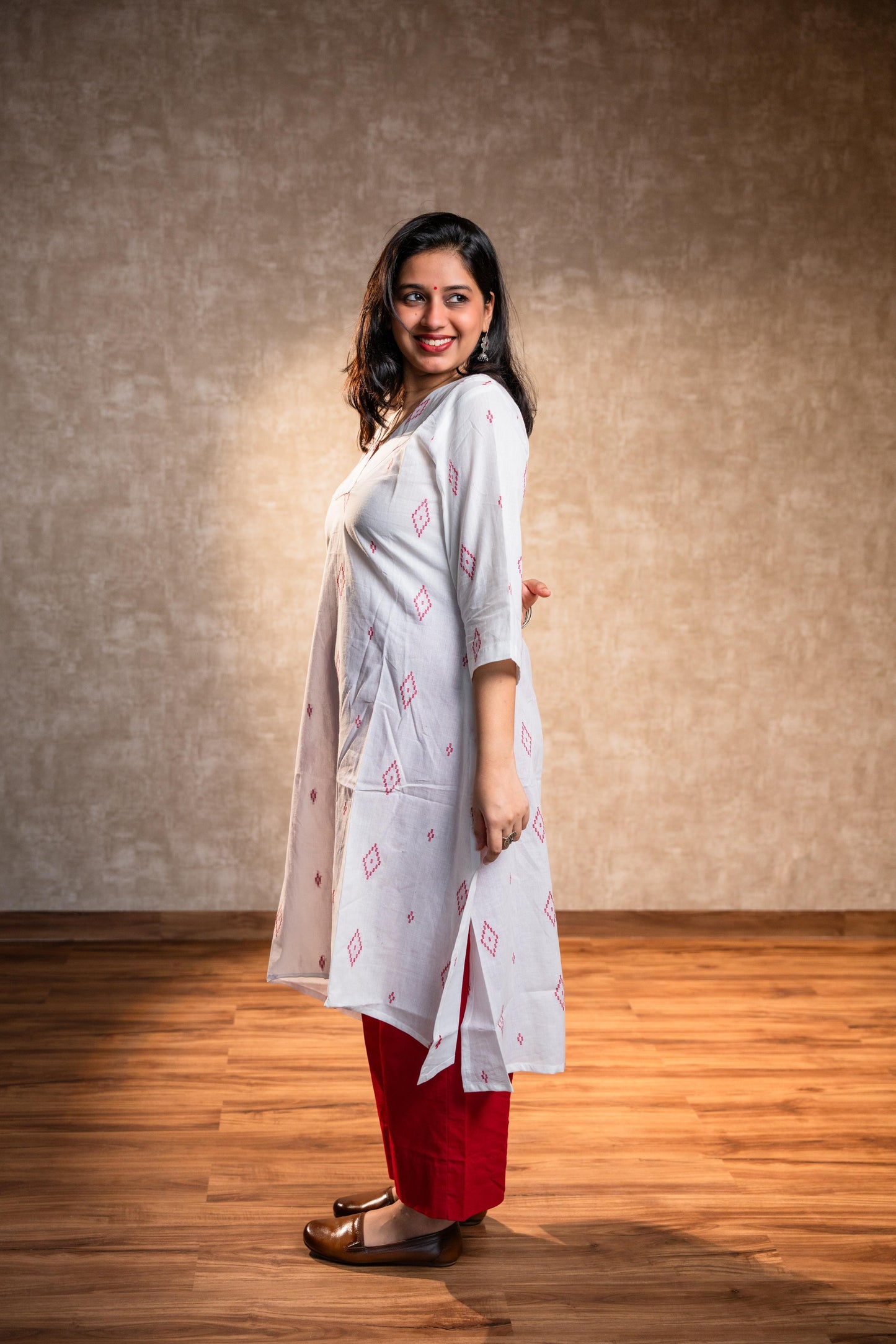 White Full Sleeves Kurta Set