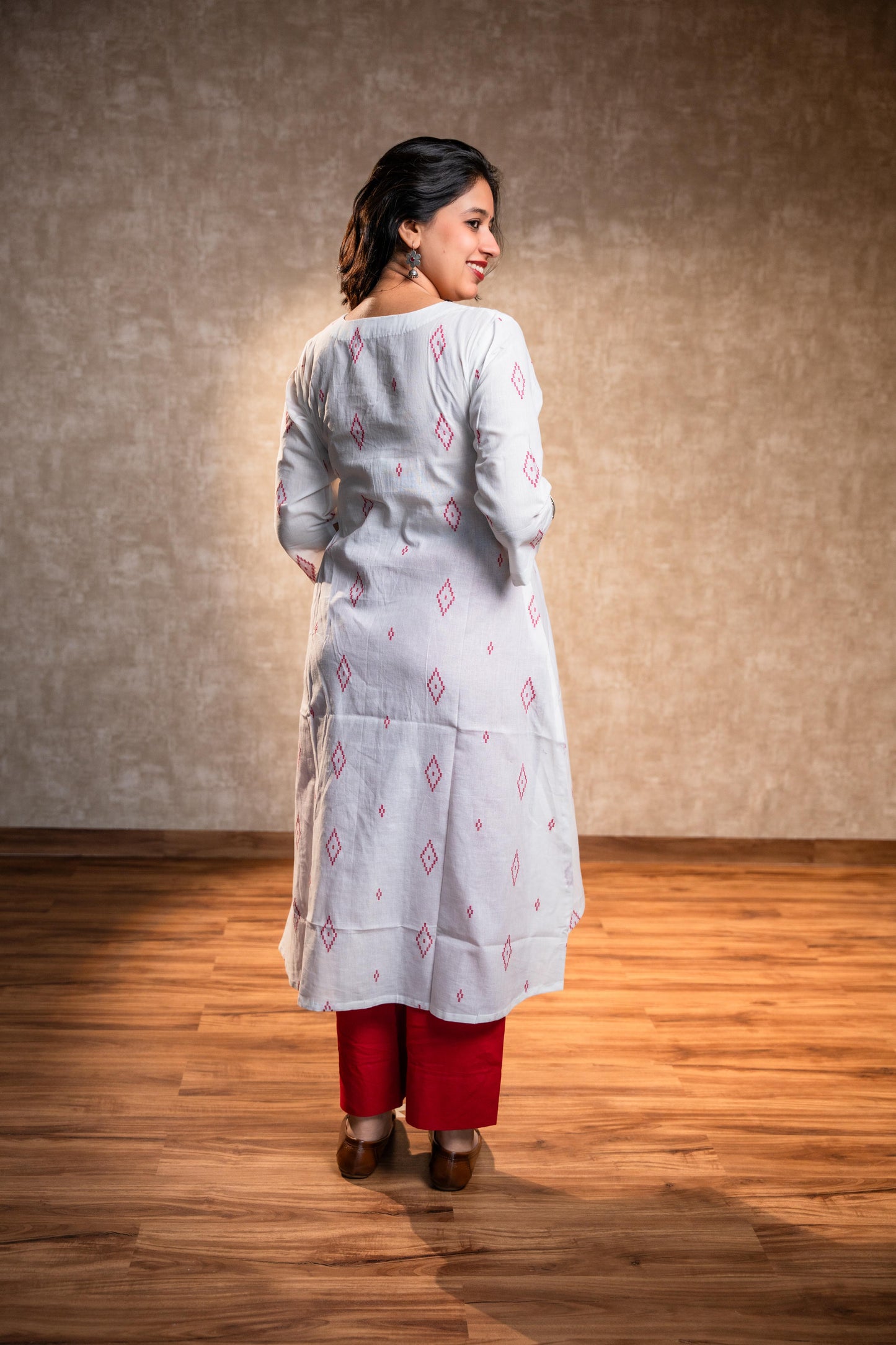 White Full Sleeves Kurta Set