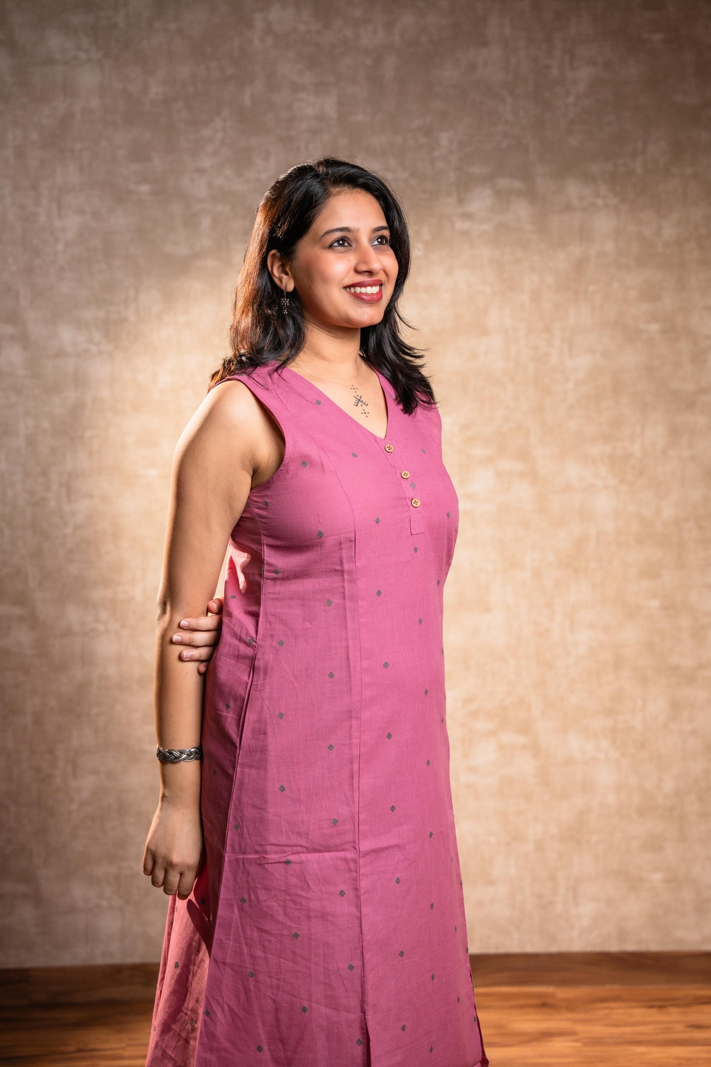 Pink Sleevless Kurta