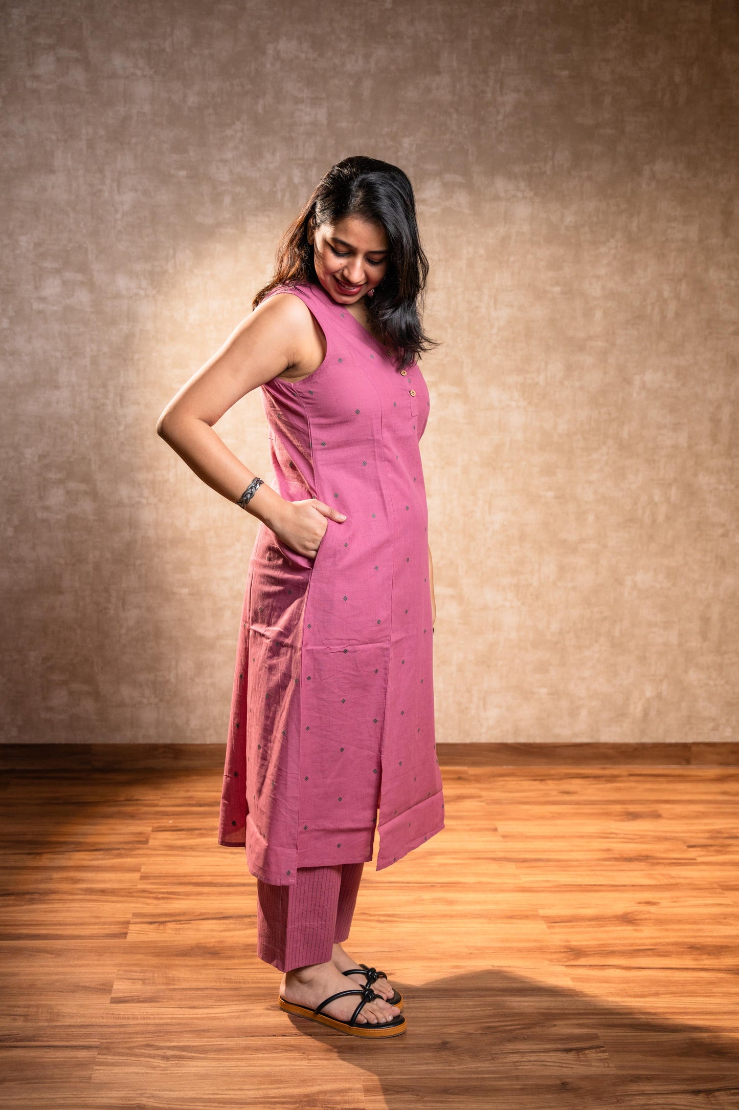 Pink Sleeveless Kurta Set