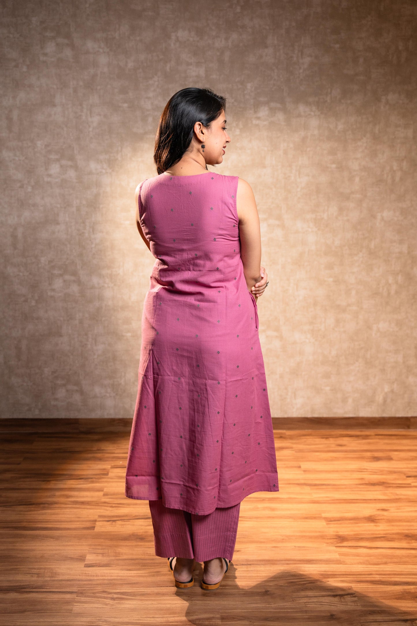 Pink Sleeveless Kurta Set