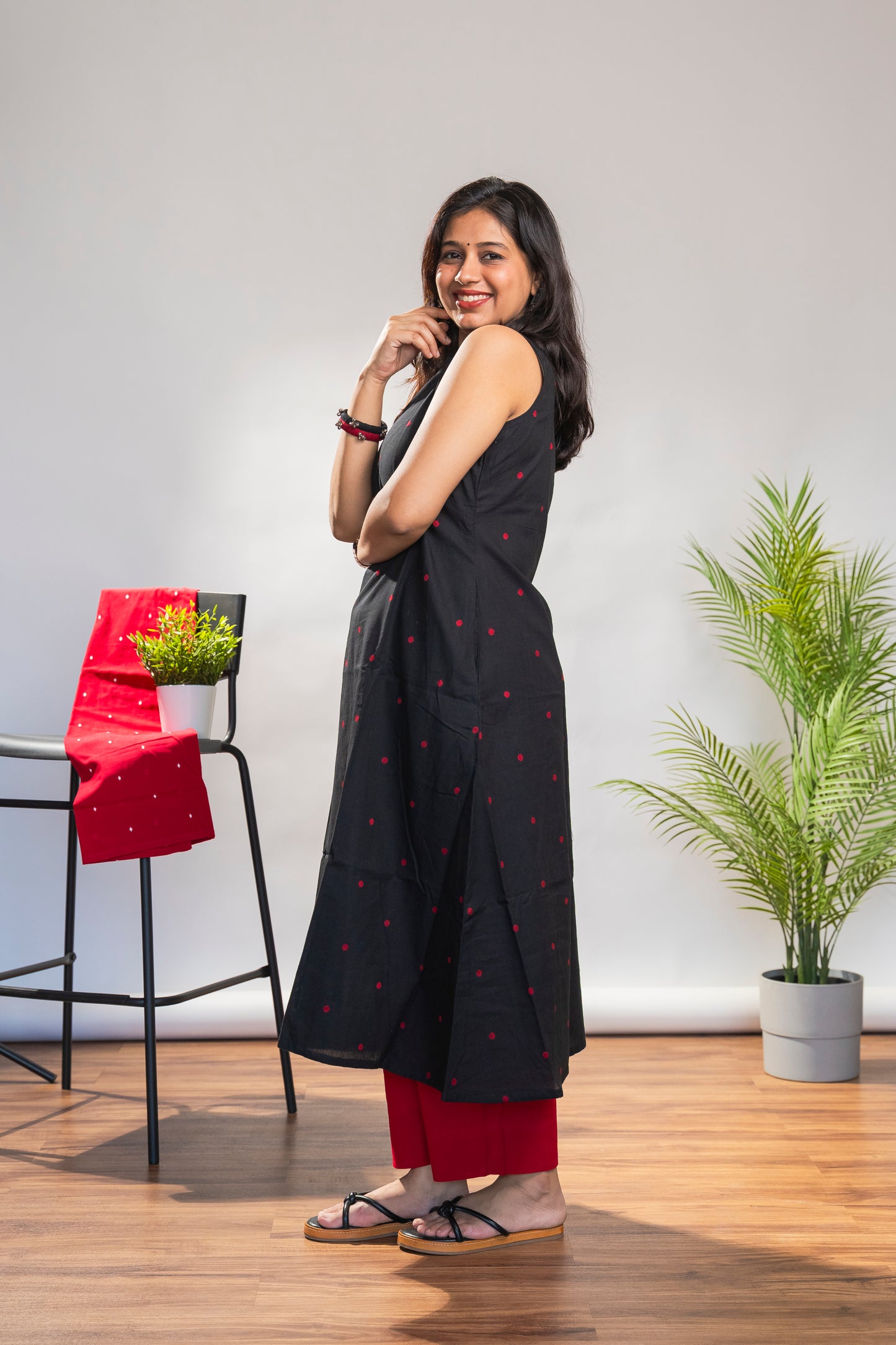 Black and Red Incut Set