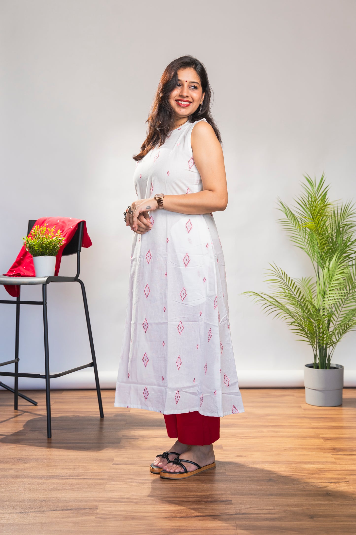 White and Red Incut Set