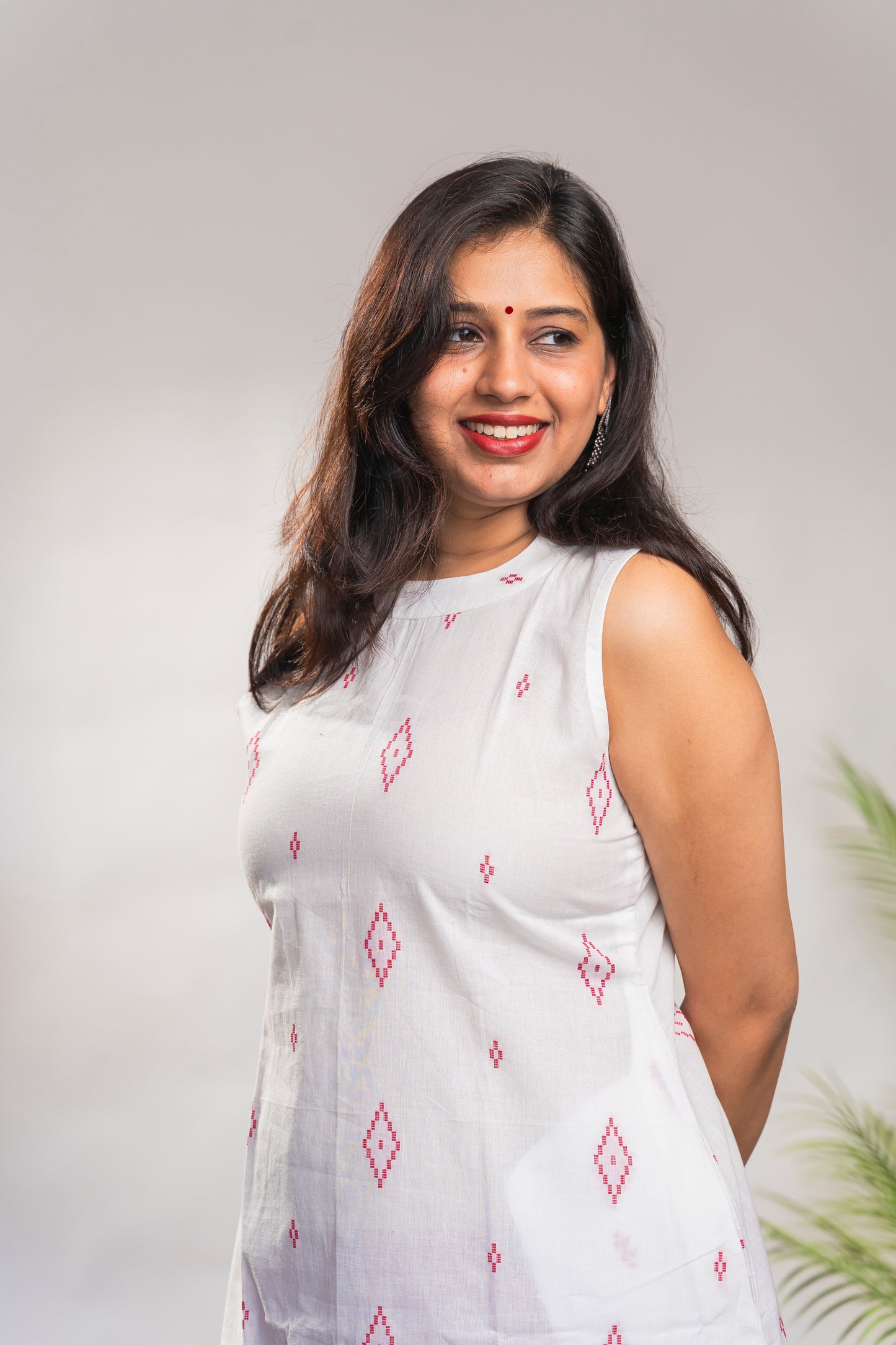 White and Red Incut Set