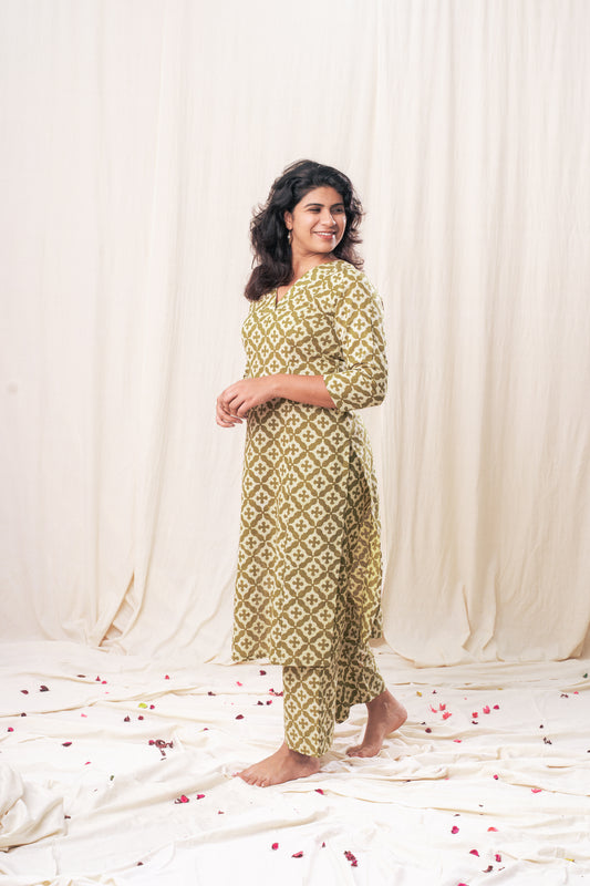Green Straight Kurta Set