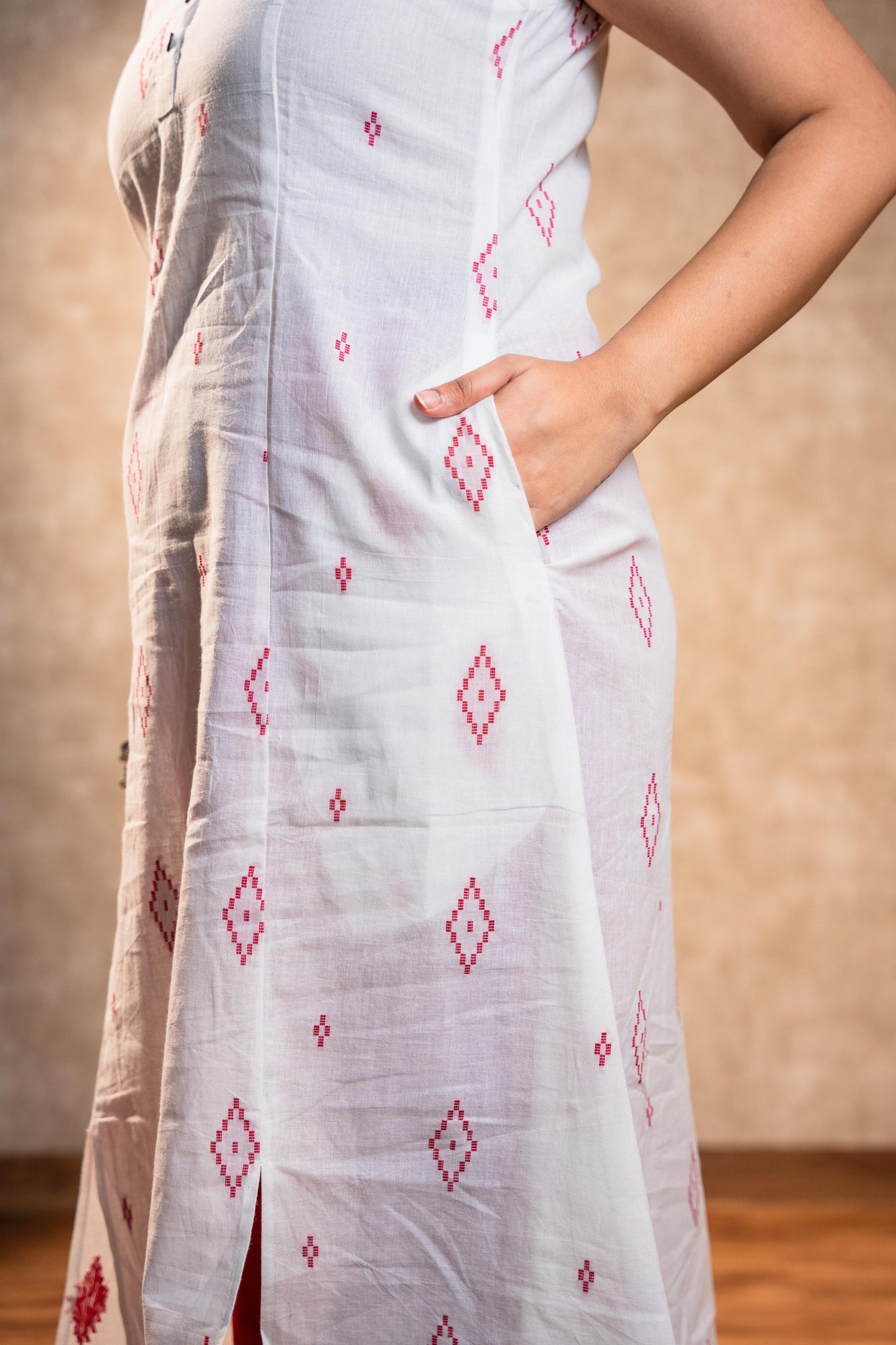 White Sleeveless Kurta Set