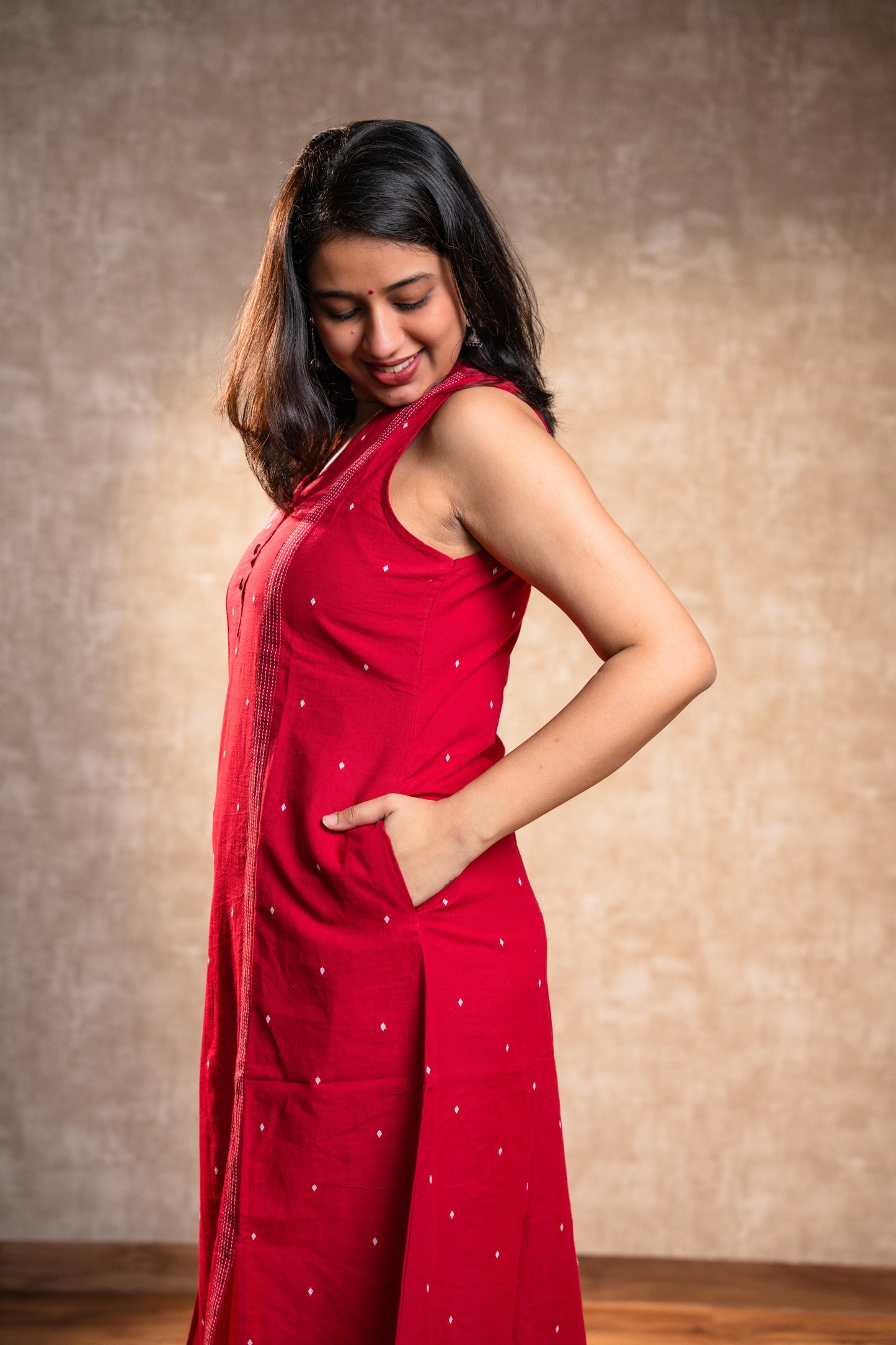 Red Sleeveless Kurta