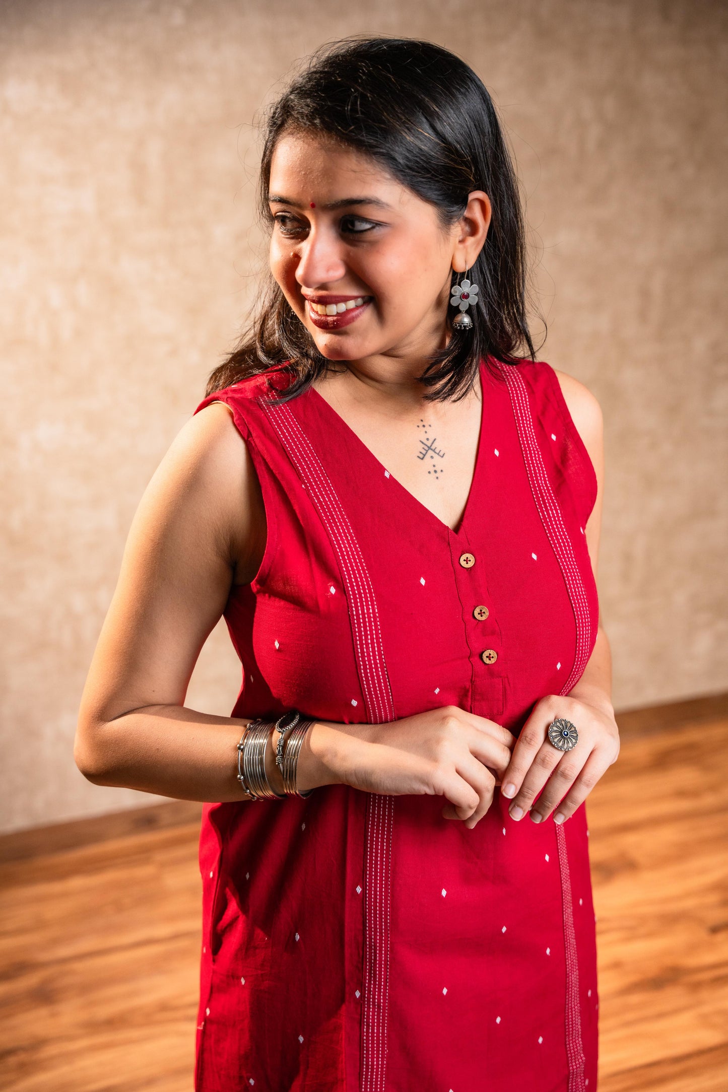 Red Sleeveless Kurta