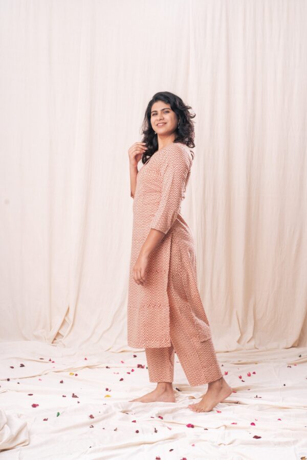 Zig Zag Straight Kurta Set - Image 3