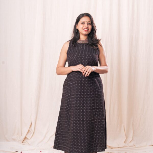 Ajrakh Polka Incut Kurta
