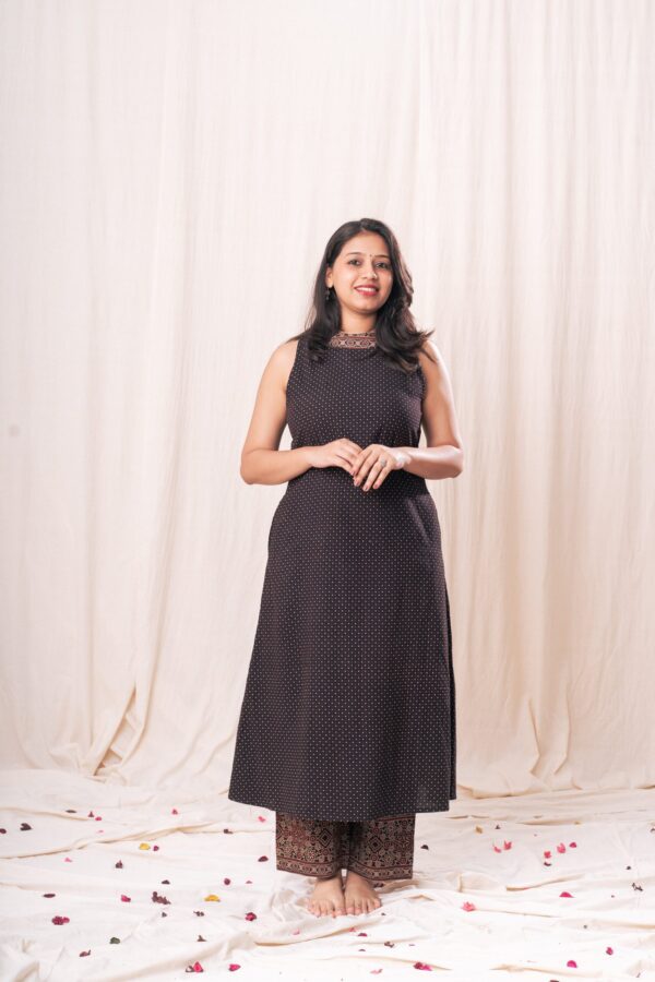 Ajrakh Polka Incut Set