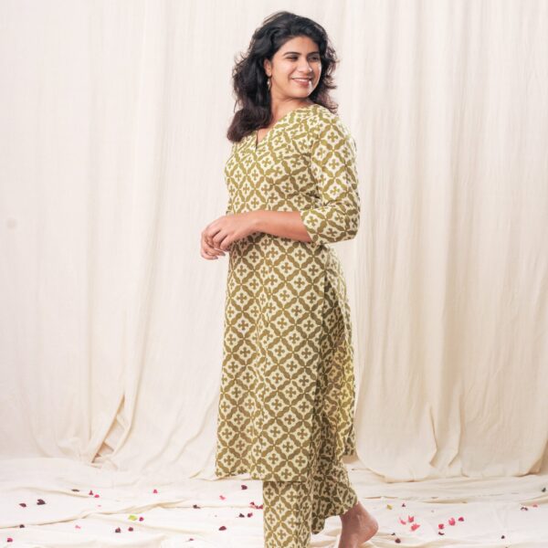 Green Straight Kurta Set