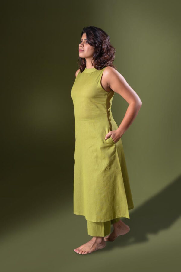 Green Incut Kurta - Image 2