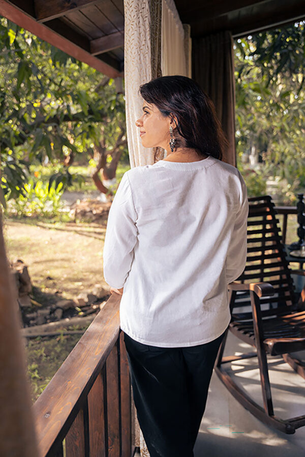 White Ghoonghru Tunic - Image 4