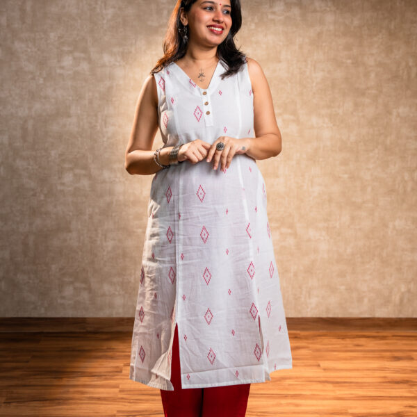 White Sleeveless Kurta Set